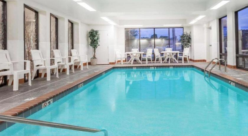 Days Inn Springfield South Eksteriør billede